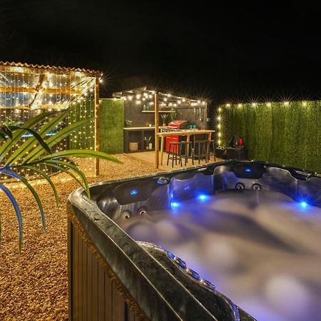 The Lodge At The Outside Inn Mountfield Экстерьер фото