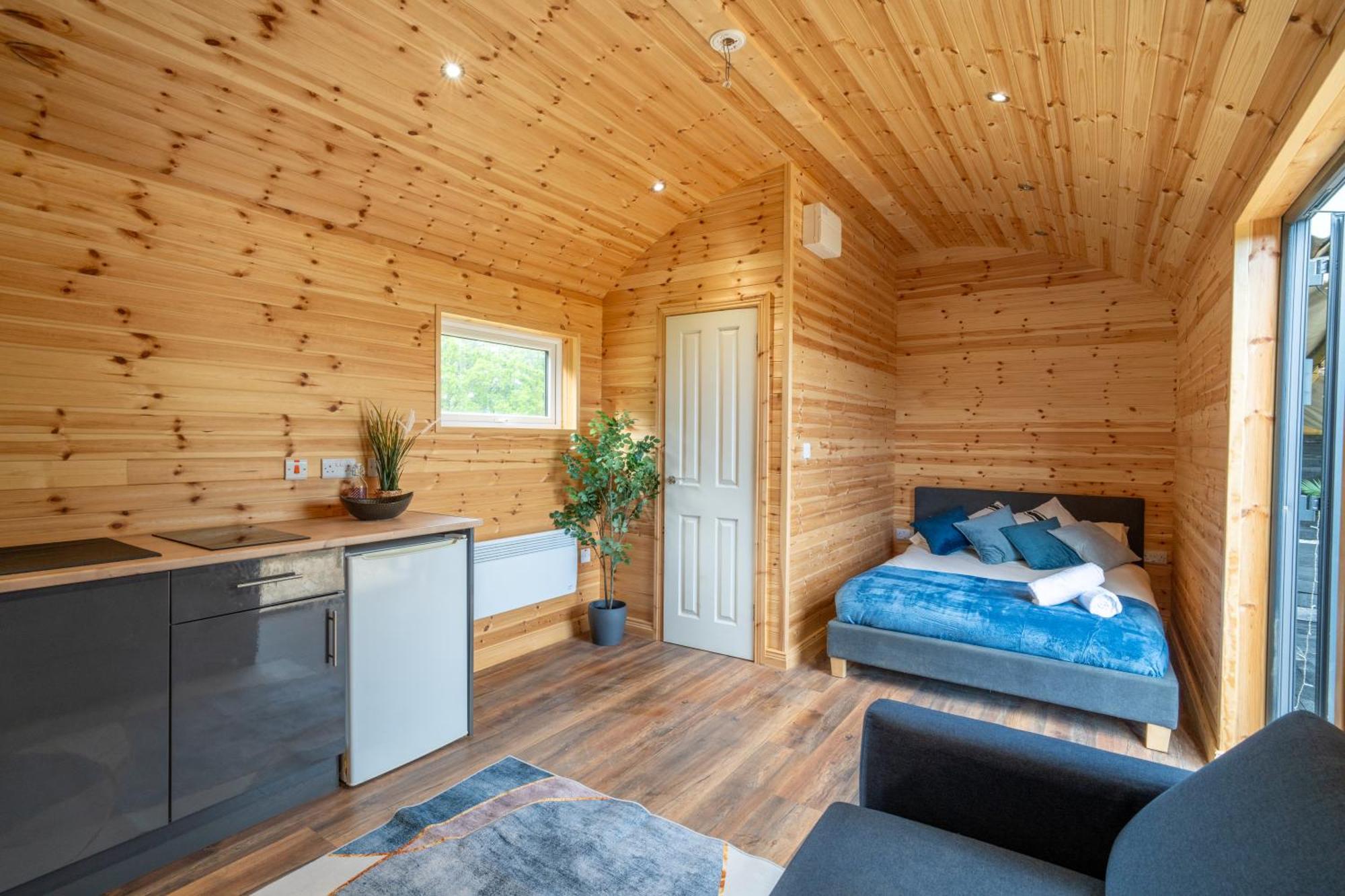 The Lodge At The Outside Inn Mountfield Экстерьер фото